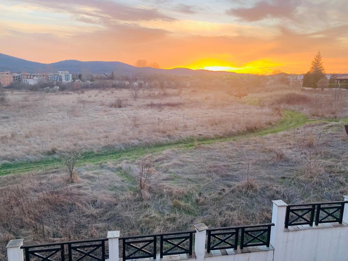 Apartment At St. Nicholas Complex-Igora تشيرنوموريتس المظهر الخارجي الصورة